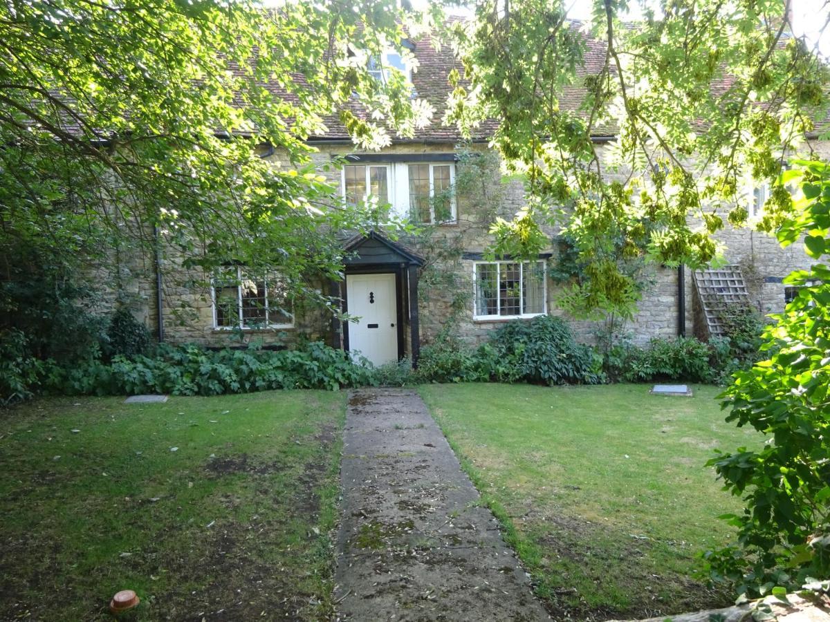 The Old Farmhouse Milton Keynes Bagian luar foto